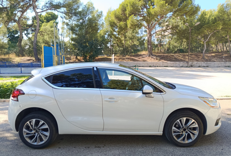 Citroën DS4 1.6 HDI 115 CH - SO CHIC - Distrib faite - Clim Auto - Radars - Bluetooth