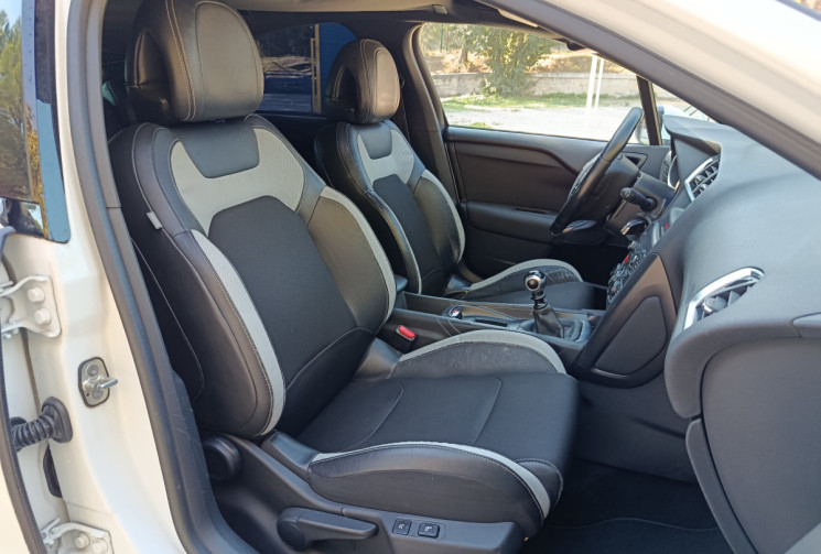 Citroën DS4 1.6 HDI 115 CH - SO CHIC - Distrib faite - Clim Auto - Radars - Bluetooth