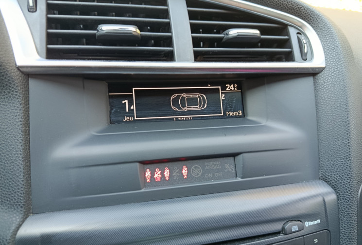 Citroën DS4 1.6 HDI 115 CH - SO CHIC - Distrib faite - Clim Auto - Radars - Bluetooth