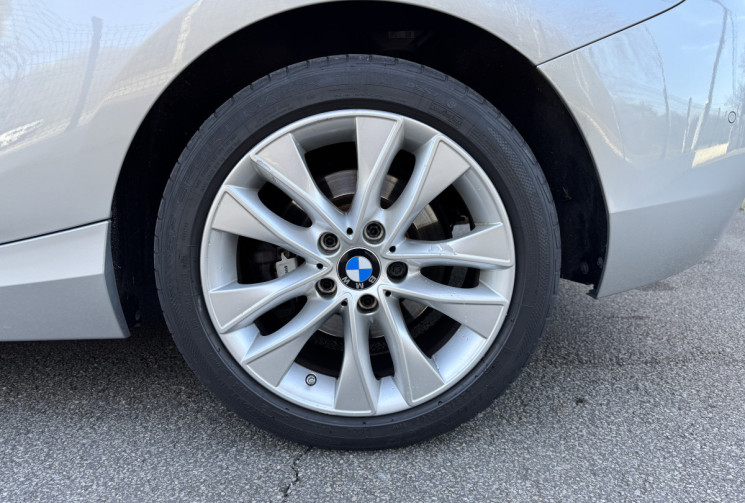 BMW Série 1 125i F21 LCI 218 ch Urban Chic BVA8 / Volant M Sport / Camera / Entretien BMW / 125