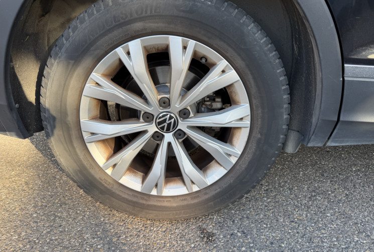 Volkswagen Tiguan 1.5 TSI 150 ch Life / Toit ouvrant / Coffre elec / HUD / Feux matrix
