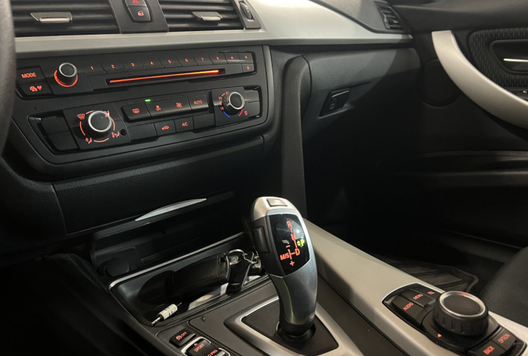 BMW Série 3 F30 - 320i Lounge 184 Très bel état / Suivi rigoureux BMW / Clim auto / Radar AR