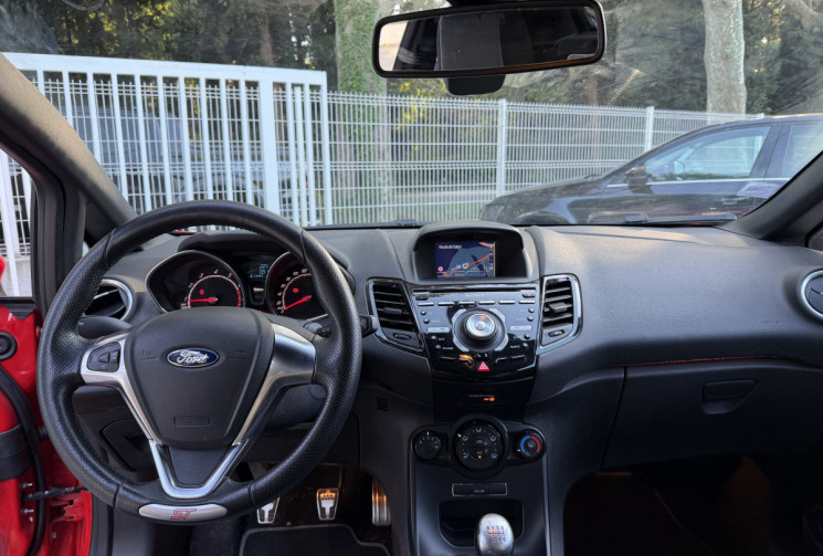 Ford Fiesta ST 1.6 EcoBoost 182 / Distribution Neuve / Sony / Recaro / Radars AR 
