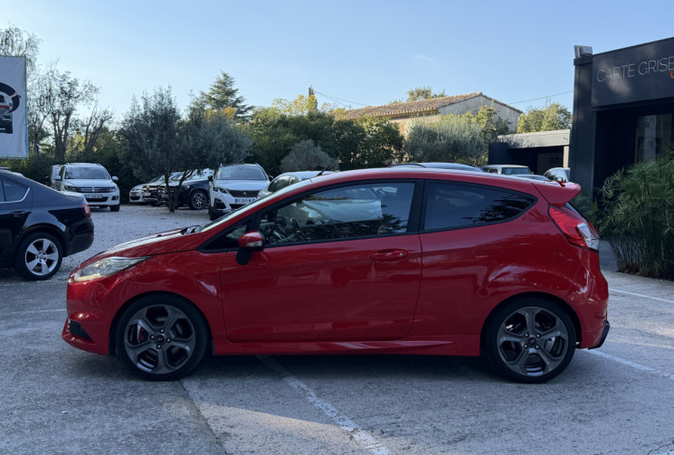 Ford Fiesta ST 1.6 EcoBoost 182 / Distribution Neuve / Sony / Recaro / Radars AR 