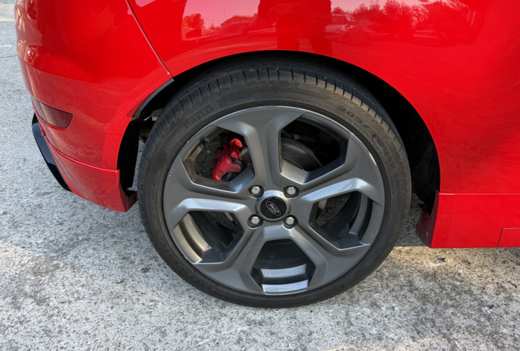 Ford Fiesta ST 1.6 EcoBoost 182 / Distribution Neuve / Sony / Recaro / Radars AR 
