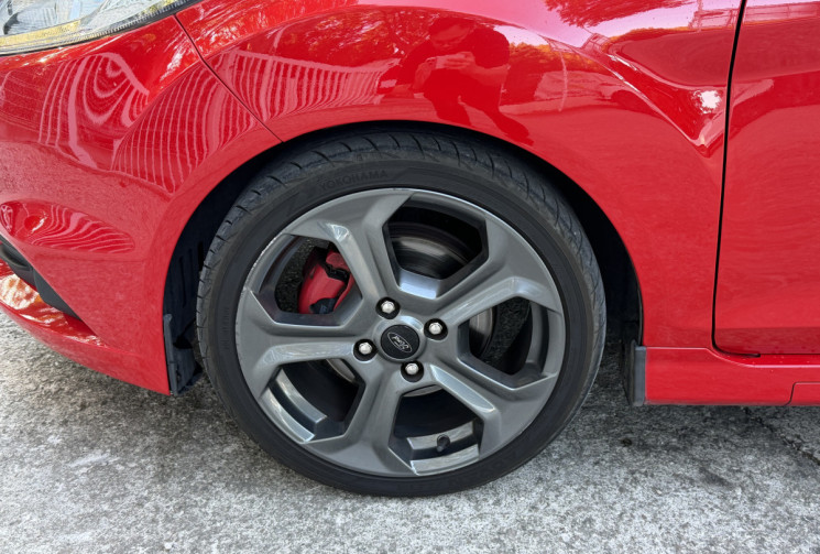 Ford Fiesta ST 1.6 EcoBoost 182 / Distribution Neuve / Sony / Recaro / Radars AR 