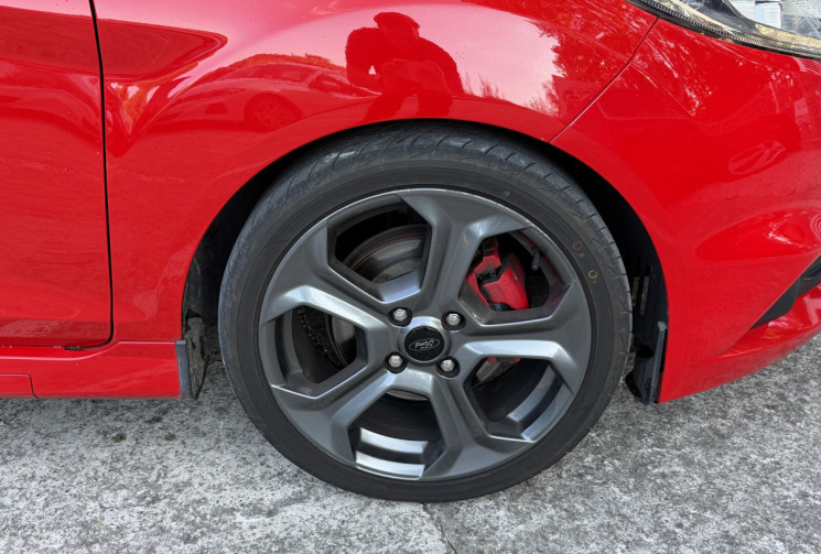 Ford Fiesta ST 1.6 EcoBoost 182 / Distribution Neuve / Sony / Recaro / Radars AR 
