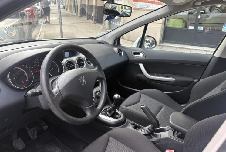 Peugeot 308 5 PORTES 1.6 HDi 90 CH PACK CONFORT distribution a prevoir