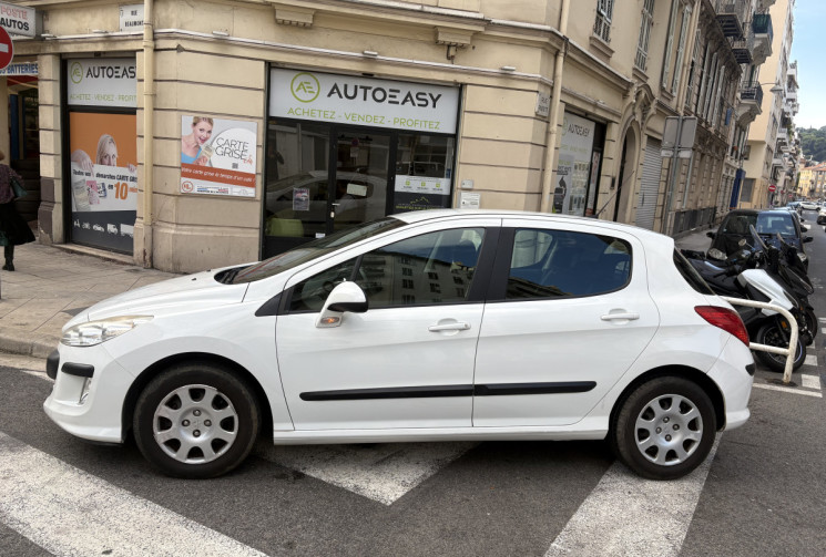 Peugeot 308 5 PORTES 1.6 HDi 90 CH PACK CONFORT distribution a prevoir