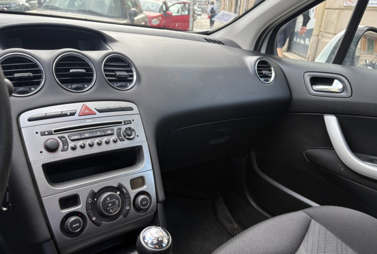Peugeot 308 5 PORTES 1.6 HDi 90 CH PACK CONFORT distribution a prevoir