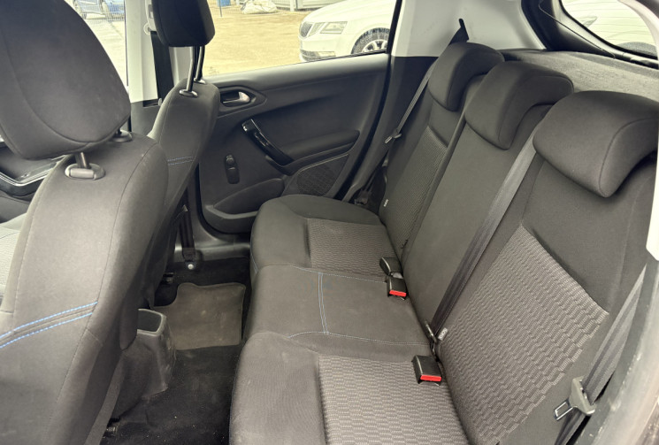 Peugeot 208 1.2  VTI 82 cv style
