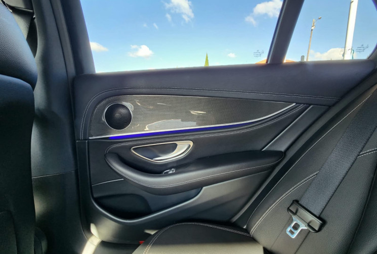 Mercedes CLASSE E SPORTLINE / PACK AMG / 220 4MATIC 194 / SUIVI FULL MERCEDES / GARANTIE 12 MOIS