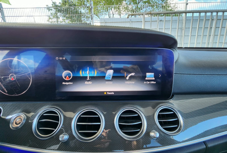 Mercedes CLASSE E SPORTLINE / PACK AMG / 220 4MATIC 194 / SUIVI FULL MERCEDES / GARANTIE 12 MOIS
