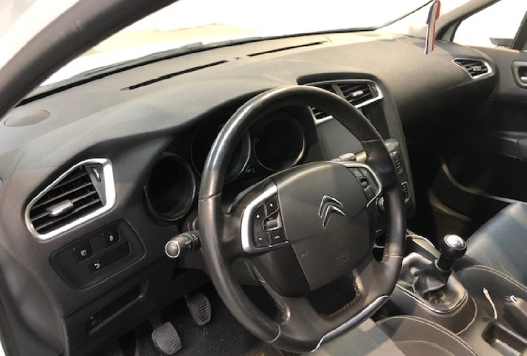 Citroën C4 1.6 VTI 120 MILLENIUM 