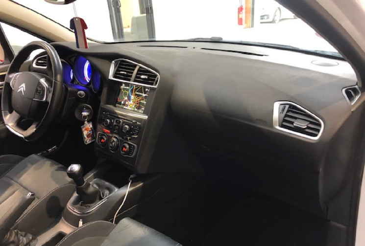 Citroën C4 1.6 VTI 120 MILLENIUM 