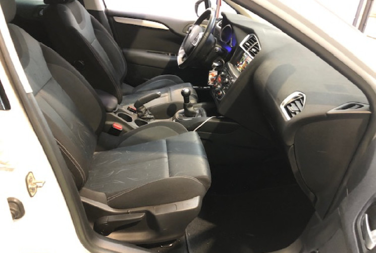 Citroën C4 1.6 VTI 120 MILLENIUM 