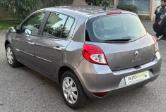 Renault Clio 3 1.2 16V 75 eco2 TomTom Live 