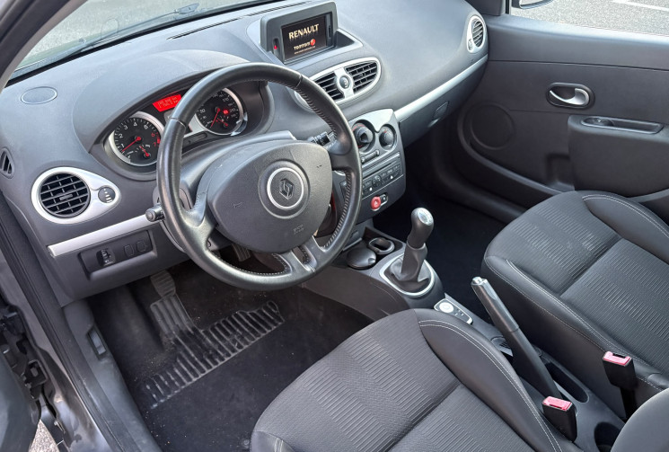 Renault Clio 3 1.2 16V 75 eco2 TomTom Live 