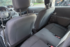Renault Clio 3 1.2 16V 75 eco2 TomTom Live 