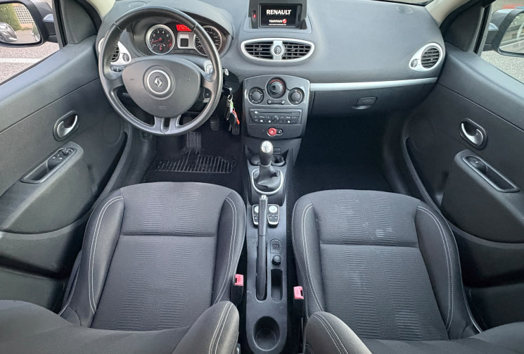 Renault Clio 3 1.2 16V 75 eco2 TomTom Live 