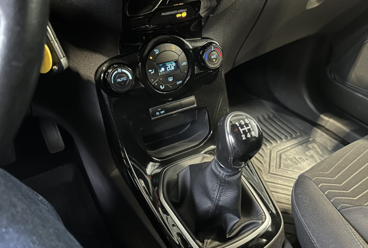 Ford Fiesta 1.0 EcoBoost 100 ch Titanium / Courroie de distribution remplacée / Suivi complet