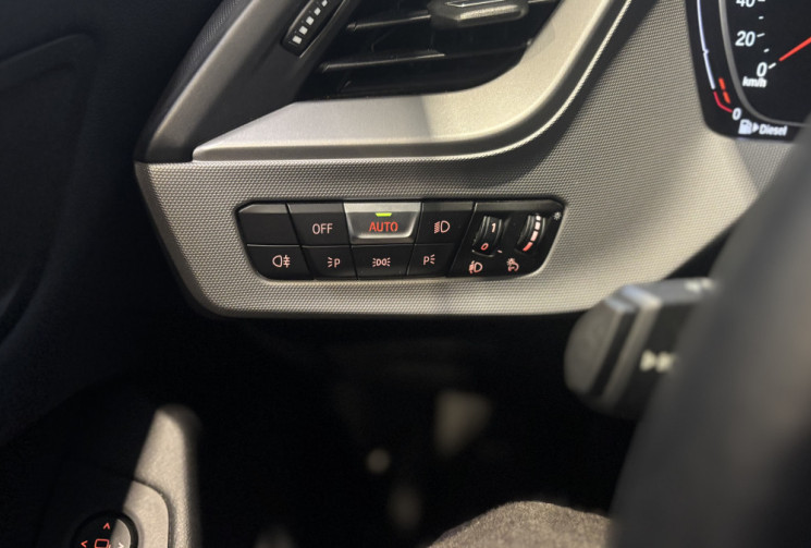 BMW Série 1 F40 116d  BUSINESS DESIGN 2019 / RADARS AV-AR / BVM