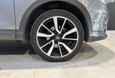 Nissan Qashqai 1.6 dCi 130 ch Tekna / Toit panoramique / Suivi d’entretien disponible