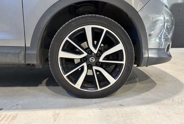 Nissan Qashqai 1.6 dCi 130 ch Tekna / Toit panoramique / Suivi d’entretien disponible
