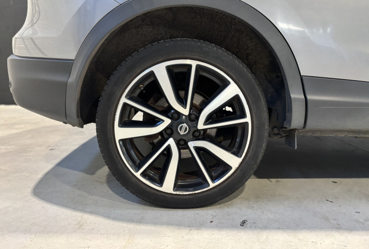 Nissan Qashqai 1.6 dCi 130 ch Tekna / Toit panoramique / Suivi d’entretien disponible