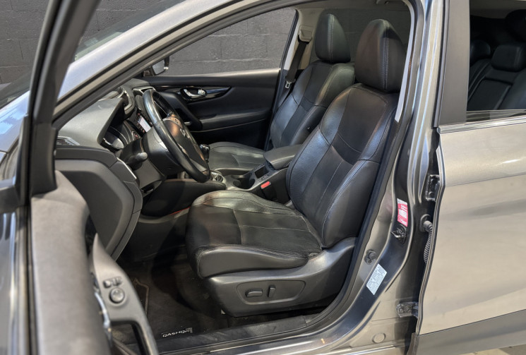 Nissan Qashqai 1.6 dCi 130 ch Tekna / Toit panoramique / Suivi d’entretien disponible