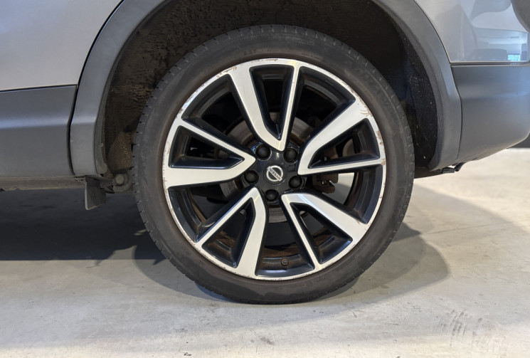 Nissan Qashqai 1.6 dCi 130 ch Tekna / Toit panoramique / Suivi d’entretien disponible