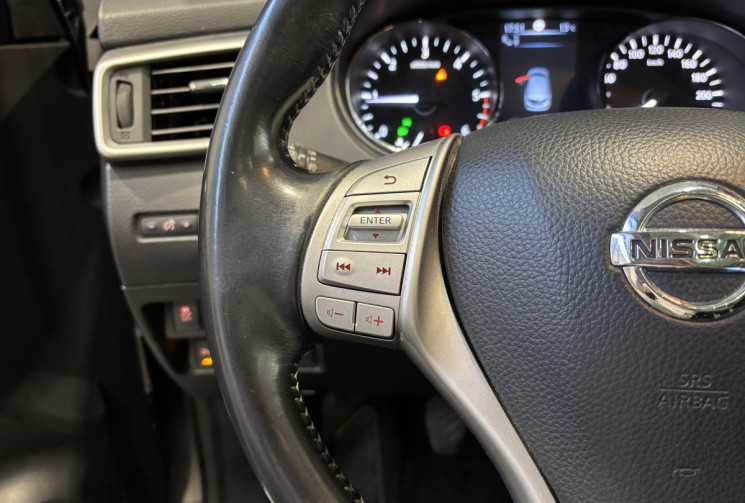 Nissan Qashqai 1.6 dCi 130 ch Tekna / Toit panoramique / Suivi d’entretien disponible