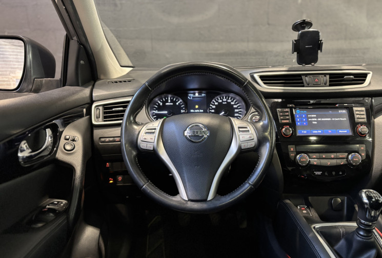 Nissan Qashqai 1.6 dCi 130 ch Tekna / Toit panoramique / Suivi d’entretien disponible