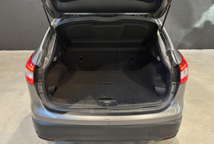 Nissan Qashqai 1.6 dCi 130 ch Tekna / Toit panoramique / Suivi d’entretien disponible