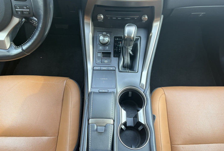 Lexus NX 300H 2.5i hybrid luxe
