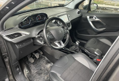 Peugeot 2008  1.5 BLUEHDI ALLURE 102 / GRIP CONTROL / RADAR DE RECUL