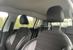 Peugeot 2008  1.5 BLUEHDI ALLURE 102 / GRIP CONTROL / RADAR DE RECUL