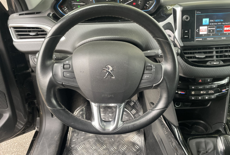 Peugeot 2008  1.5 BLUEHDI ALLURE 102 / GRIP CONTROL / RADAR DE RECUL