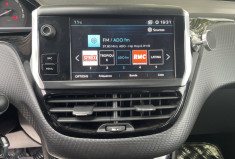 Peugeot 2008  1.5 BLUEHDI ALLURE 102 / GRIP CONTROL / RADAR DE RECUL