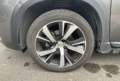 Peugeot 2008  1.5 BLUEHDI ALLURE 102 / GRIP CONTROL / RADAR DE RECUL