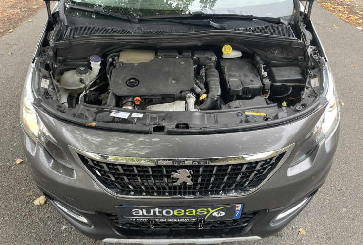 Peugeot 2008  1.5 BLUEHDI ALLURE 102 / GRIP CONTROL / RADAR DE RECUL