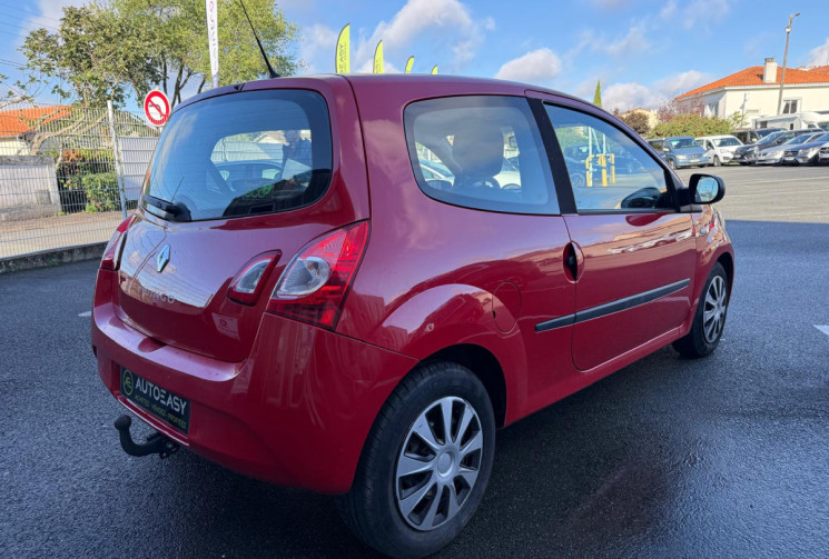 Renault Twingo PHASE 2 1.2 i 75 LIFE / FAIBLE KM / DISTRIBUTION NEUVE / GARANTIE 12 MOIS 
