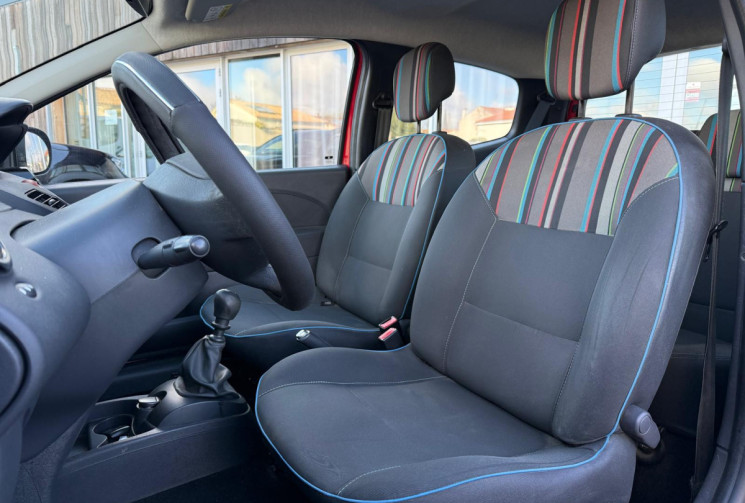 Renault Twingo PHASE 2 1.2 i 75 LIFE / FAIBLE KM / DISTRIBUTION NEUVE / GARANTIE 12 MOIS 