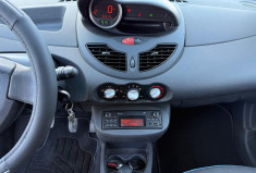 Renault Twingo PHASE 2 1.2 i 75 LIFE / FAIBLE KM / DISTRIBUTION NEUVE / GARANTIE 12 MOIS 