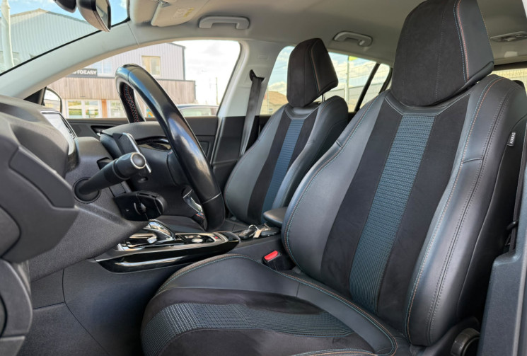 Peugeot 308 1.2 THP 130 TECH EDITION / TRÉS BON ÉTAT / GARANTIE 12 MOIS 