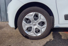 Renault Twingo 1.0 SCe 65 cv ZEN 1ere main Révision à jour Feux Essuie glace Auto CarPlay Radars