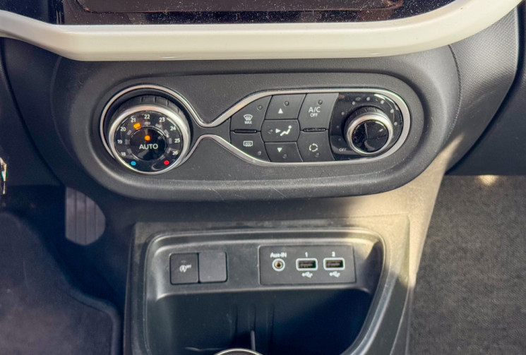Renault Twingo 1.0 SCe 65 cv ZEN 1ere main Révision à jour Feux Essuie glace Auto CarPlay Radars