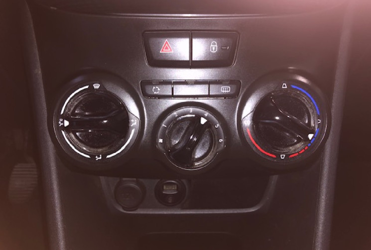 Peugeot 208 1.2  82 cv STYLE CAMERA DE RECUL