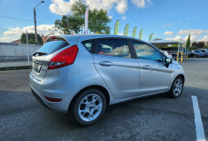Ford Fiesta 1.4i 96 TITANIUM / TRÉS BON ÉTAT / IDÉAL JEUNE CONDUCTEUR / GARANTIE 12 MOIS