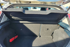 Ford Fiesta 1.4i 96 TITANIUM / TRÉS BON ÉTAT / IDÉAL JEUNE CONDUCTEUR / GARANTIE 12 MOIS